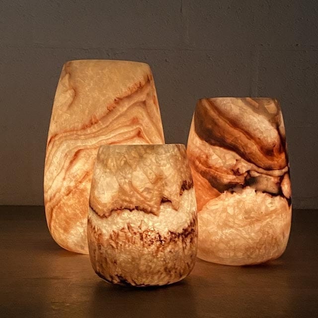 Handgefertigter Alabaster/Marmor-Kerzenhalter Adus Form Braun