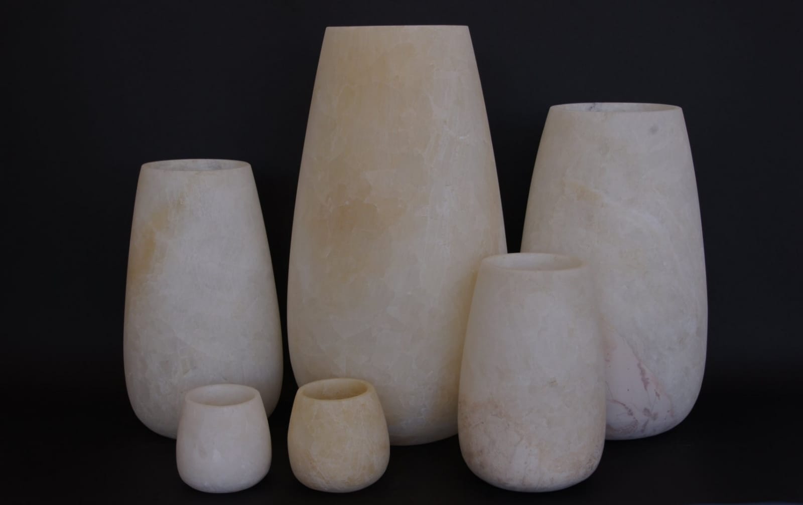 Handgefertigter Alabaster/Marmor-Kerzenhalter/Laterne Adus Form weiß